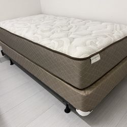 Twin Mattress + Foundation with legs HAMPTON & RHODES HR400