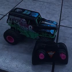 Grave digger rc car