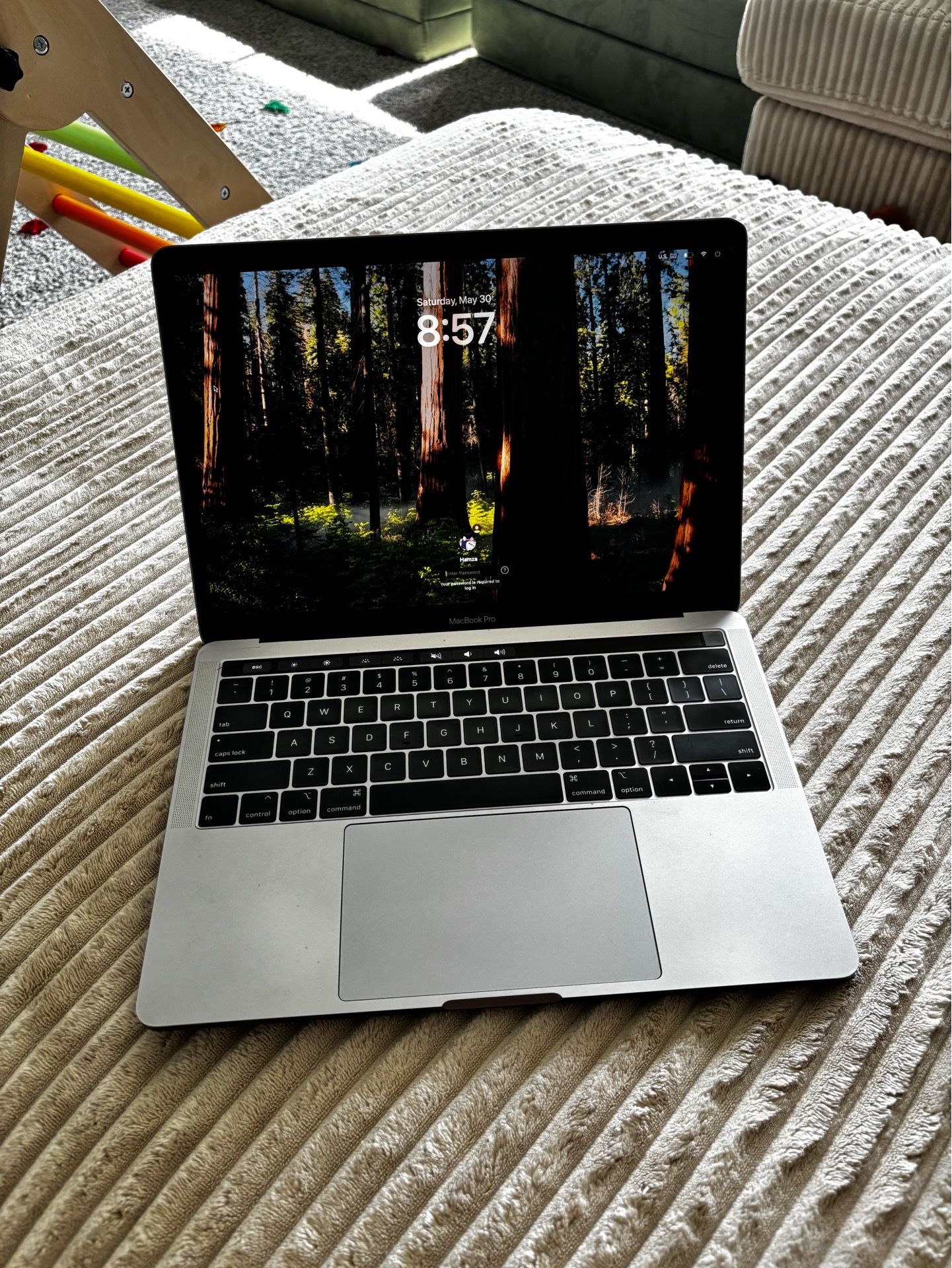 MacBook Pro 15 Touchbar i7 16GB RAM 500GB SSD
