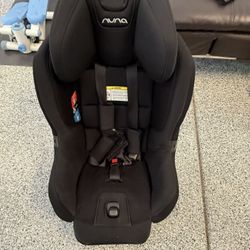 Nuna RAVA Convertible Car Seat 2021 – Caviar Black (Expires Sept 2031)