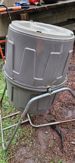 Compost bin