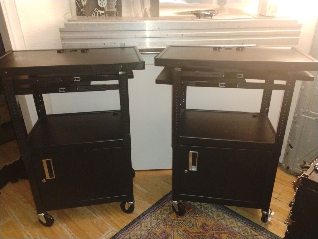 Equipment Carts New Condition