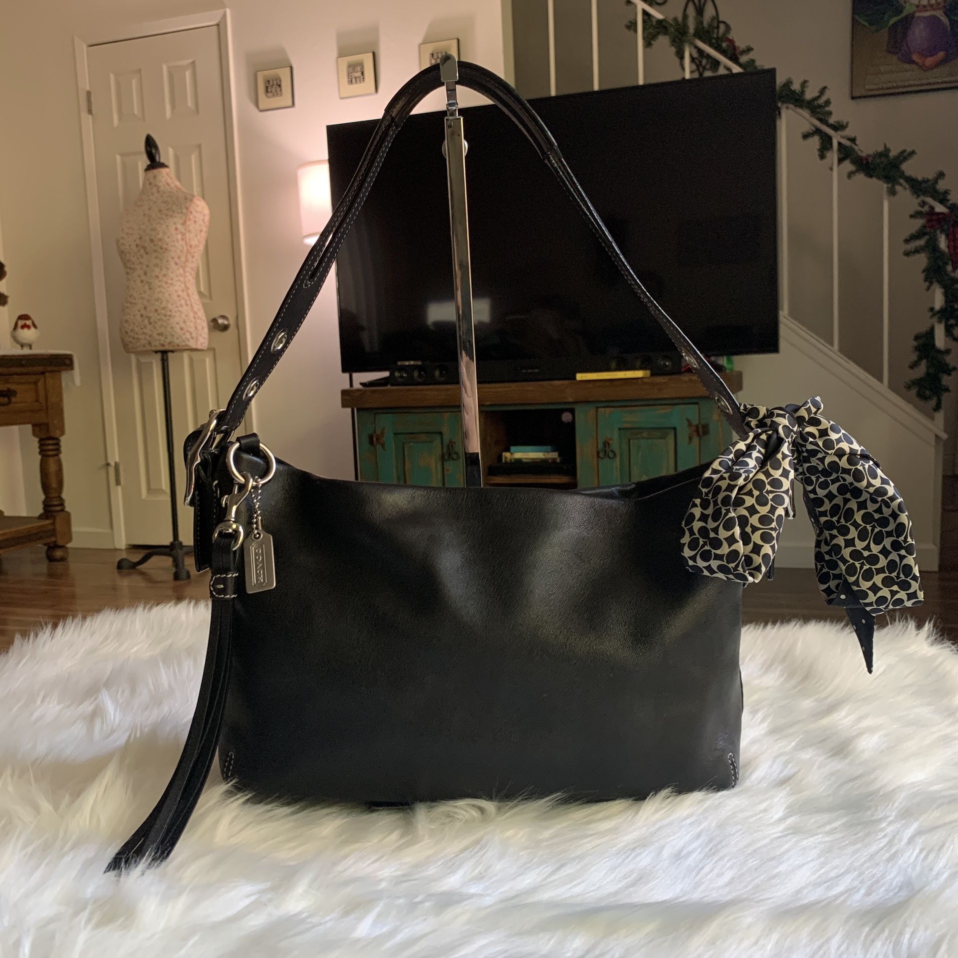Vintage Hobo Pink Coach Bag for Sale in Sunnyvale, CA - OfferUp