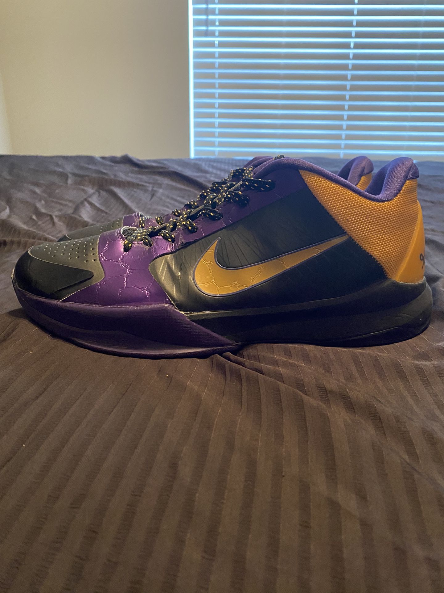 Nike Zoom Kobe 5 Lakers Away 2009