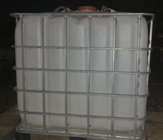 100 Gallon Water Tank 💧