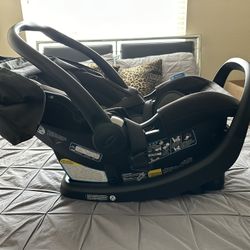 Graco SnugFit 35 Car Seat And Base