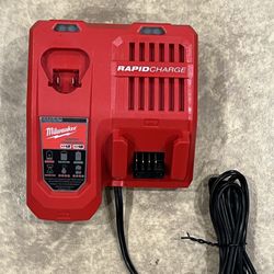 Milwaukee M12 & M18 RAPID Charger