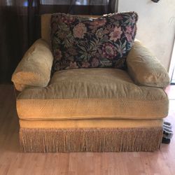 Good Couches Thay Just Need A Little Clean And There Like Brand New 