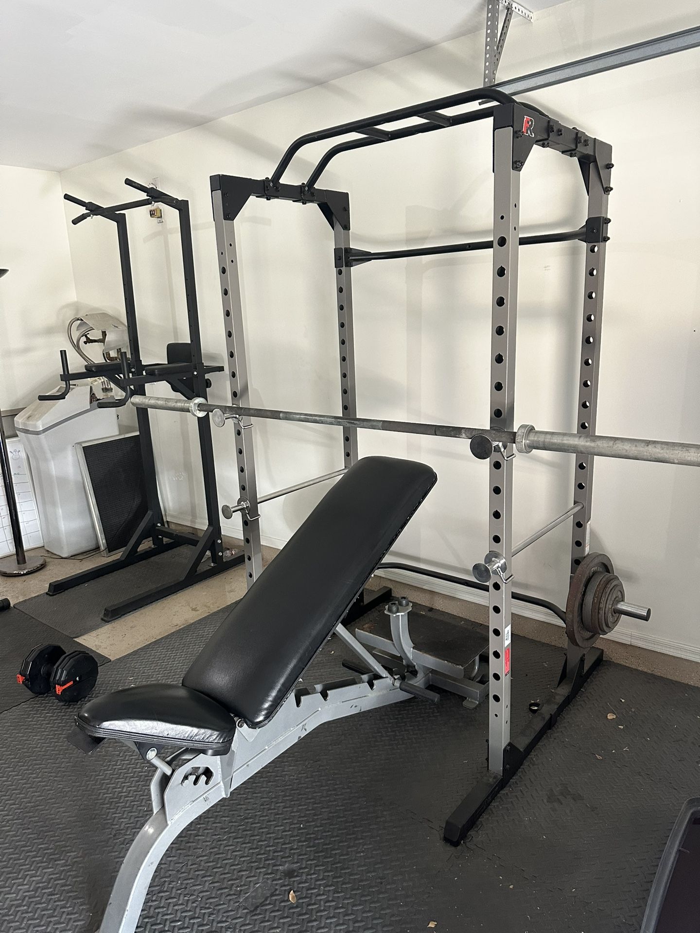 Squat rack, Bench And Bar