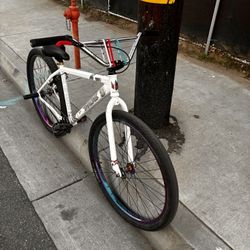 White Oil Exclusive Throne