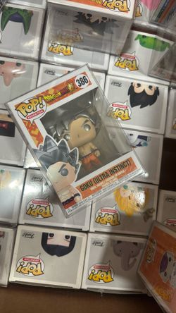 Goku Ui Pop Figure