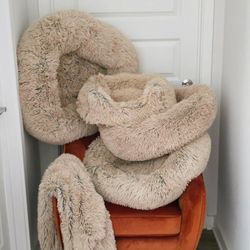 Pet Bed and Blanket SETS!