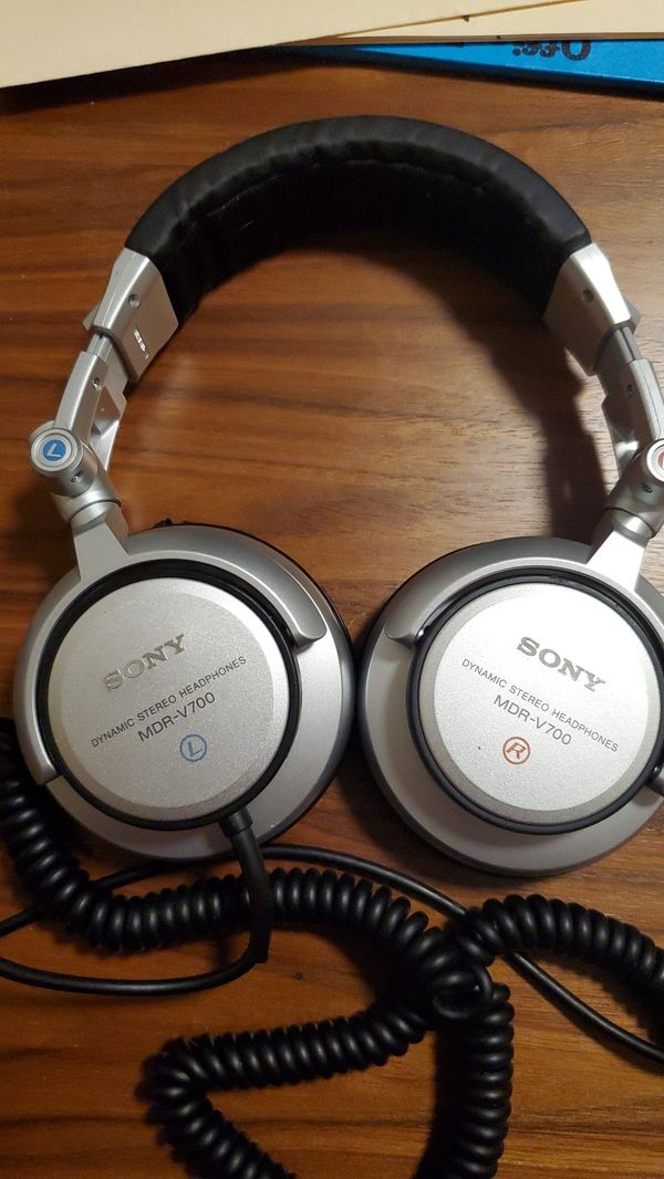 Sony MDRV700 DJ / Studio Headphones for Sale in Woodmere, NY OfferUp