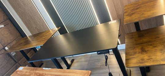 55 inches black brand new standing desk