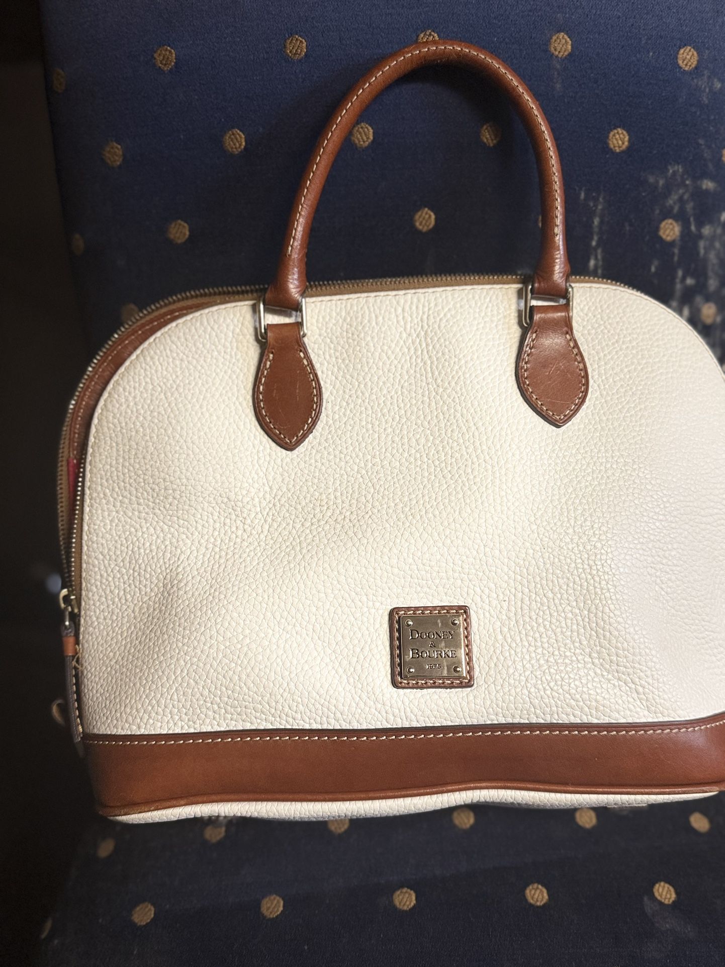 authentic Dooney & Bourke leather Handbag