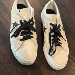 Converse Men’s Size 8