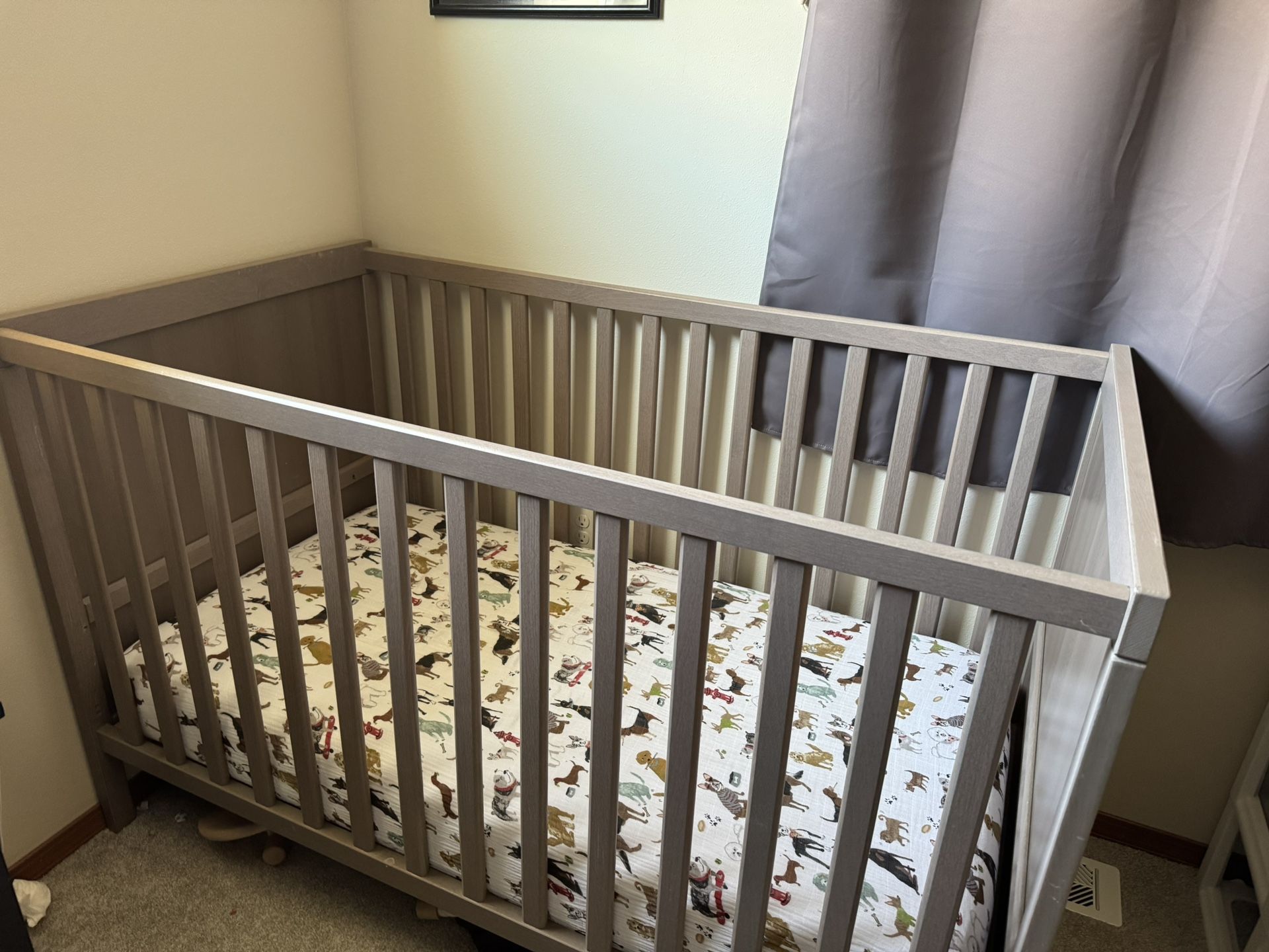 IKeA Crib With Naturepedic Organic Mattress