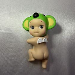 Looking back Koala Hippers