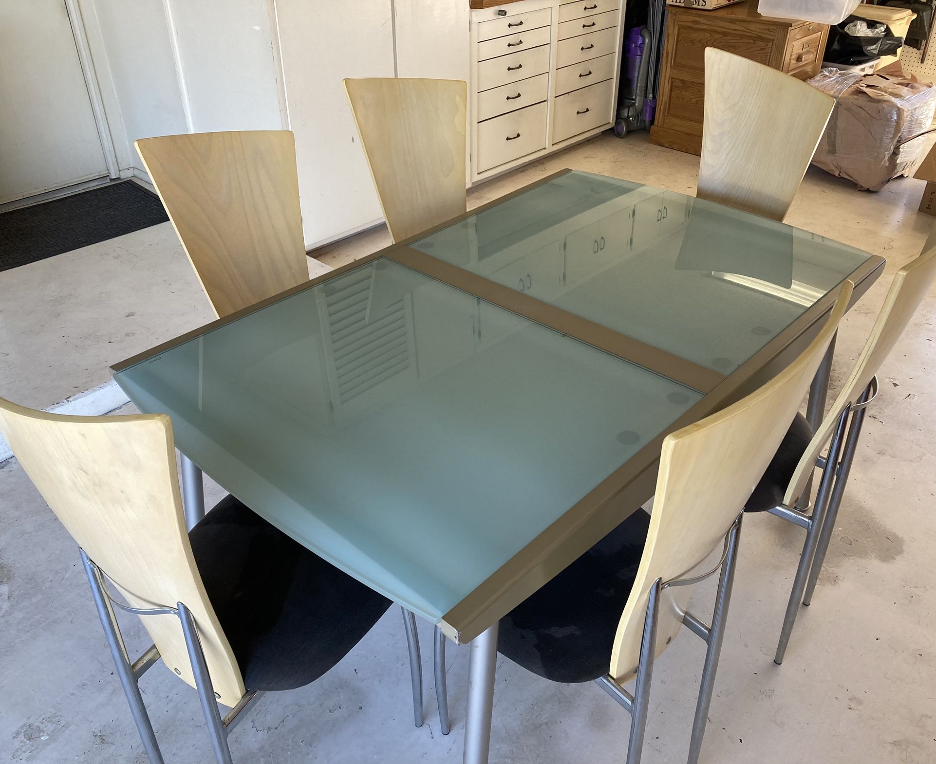 Modern Dining Table With Chairs
