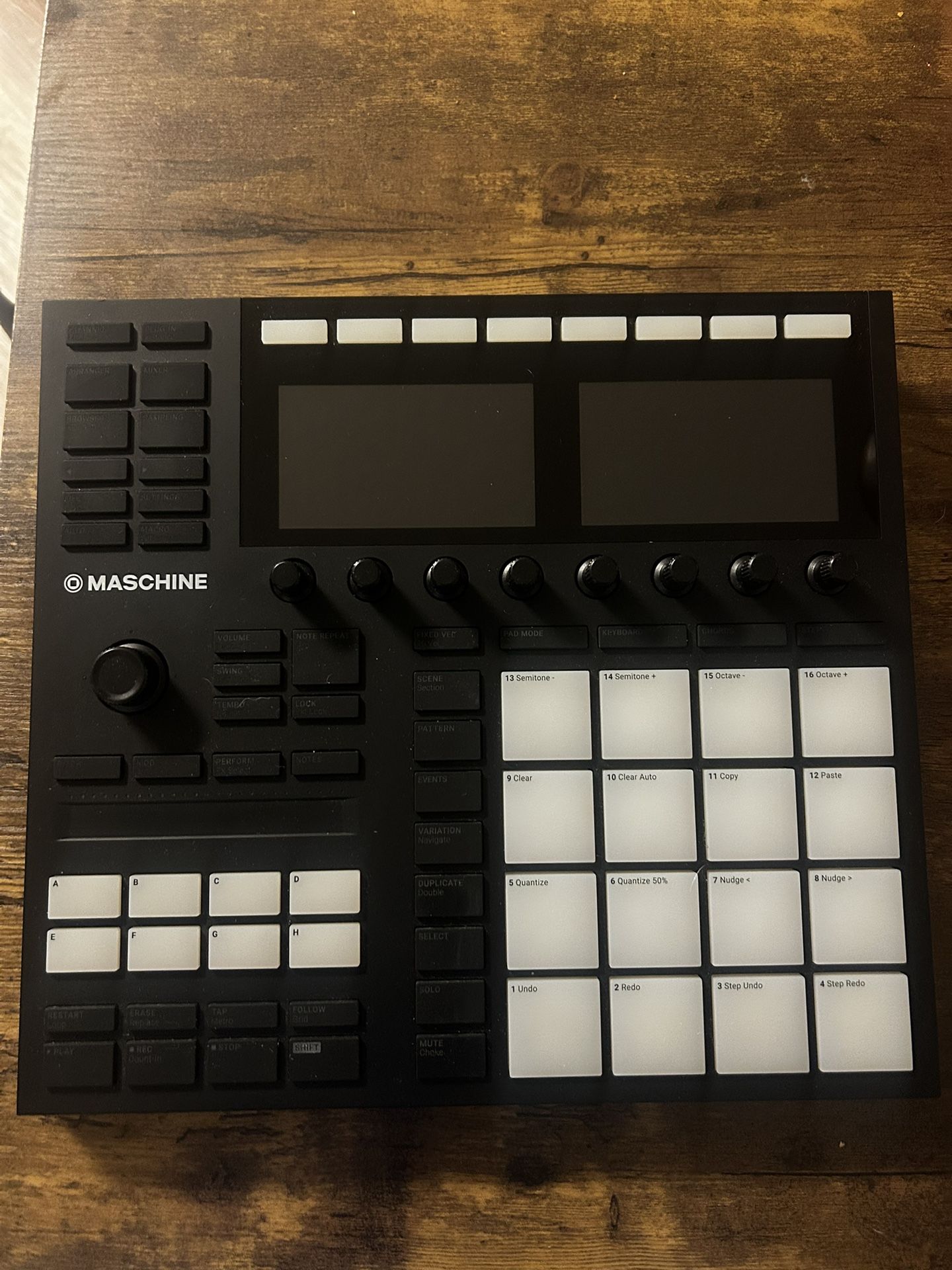 MASCHINE MK3 NATIVE INSTRUMENTS WITH CASE!