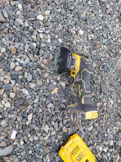 Dewalt 40 amp tool kit with battery