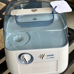 Vicks V3900 Germ Free Cool Mist Humidifier 