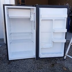 Hey There Black Mini Fridge Works Perfect With Warranty