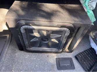 Amplifier and subwoofer