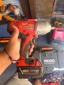 Milwaukee M18 Impact Wrench with Battery