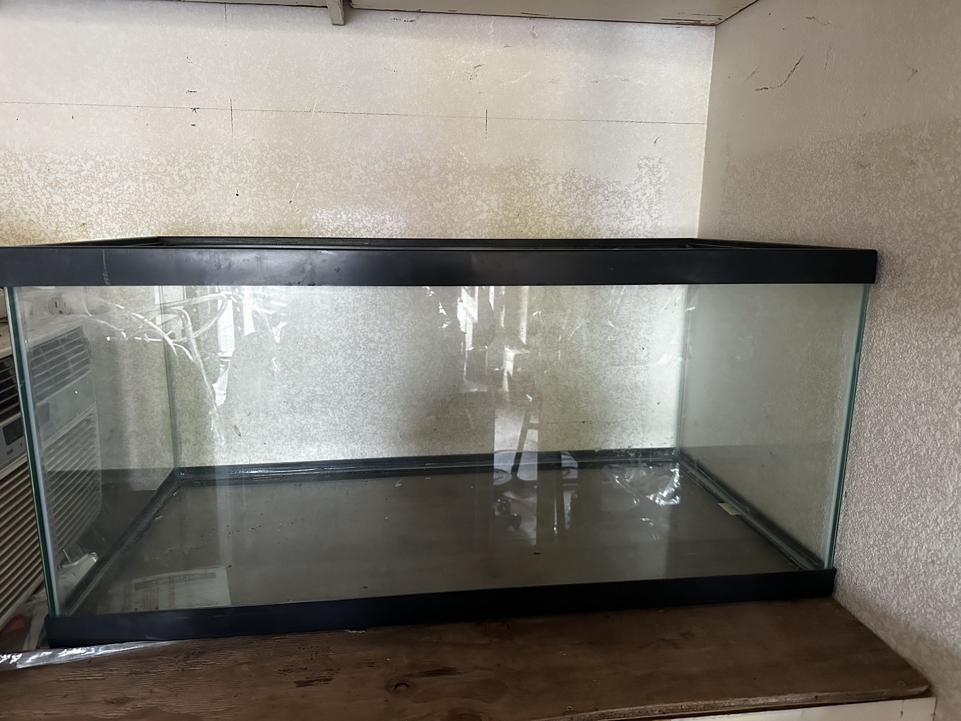 75 Gallon Tank With Python Cleaning System