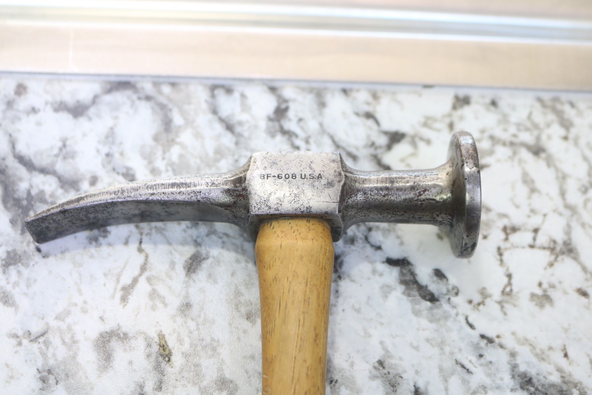 Blue-Point (Snap-On) BF-608 Short Curve Cross Peen Body Hammer