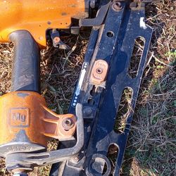 Ridgid 21-Degree 3-1/2 in. Round-Head Framing Nailer (Model R350RHF). 