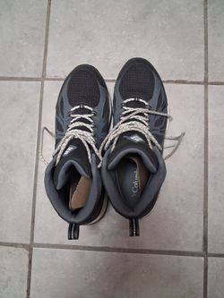 Columbia Mid Hiking Boots