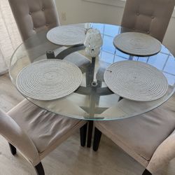 Dining room table and chairs 