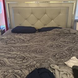 “Household Items for Sale – Beds, Fridge, Tables & More”