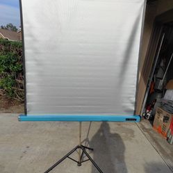 Screen In tripod