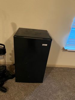 Mini fridge