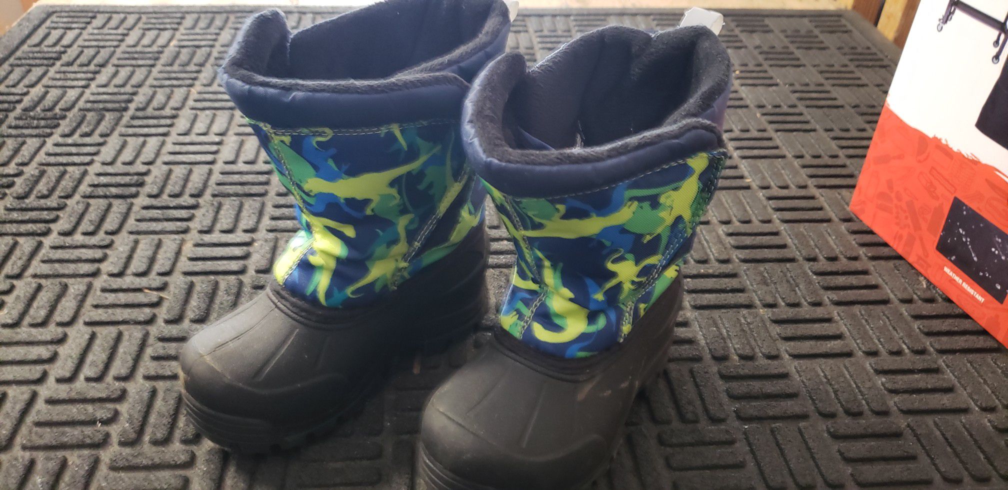 Thinsulate Kids Snow Boots size 7