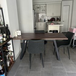 Dining Room Table And Chairs 