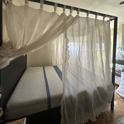 Solid Wood Canopy Bed W/ Mattress Queen Size 