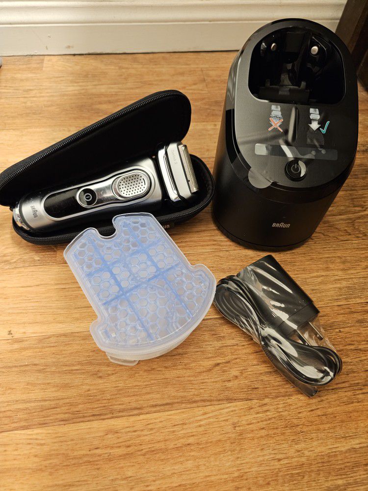 Braun SERIES 9 Electric Shaver for Sale in Oxnard, CA - OfferUp