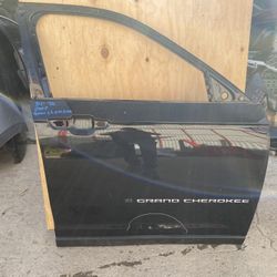 2021-2024 Jeep Grand Cherokee Right Front Door 