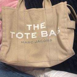 THE TOTE BAG