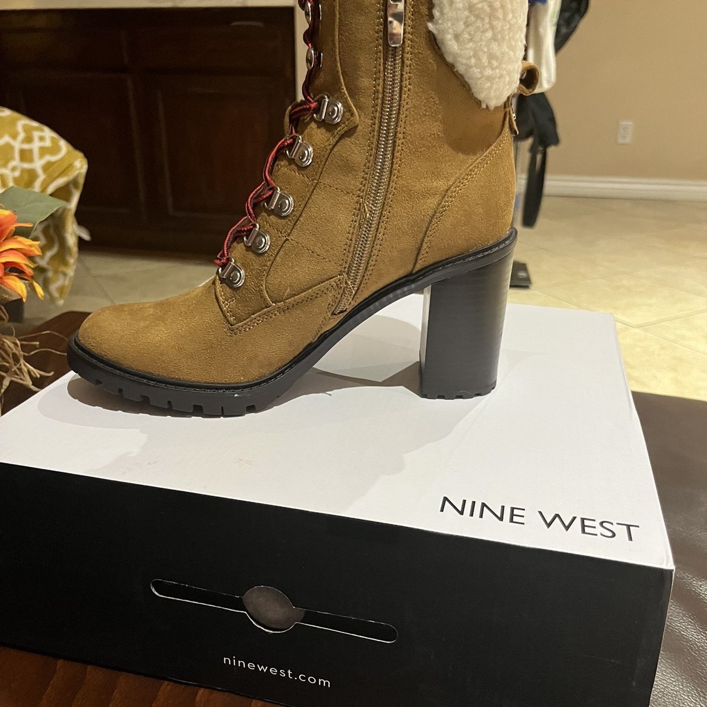 New Nine West Sherpa Boots   8.5 M 