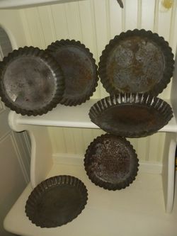 Bundle Of Antique Rusty Pie Tins