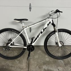 Fuji Hardtail 29er Nevada Size Medium