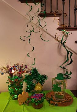 38 pieces Bundle Of St patrick's day decorations.