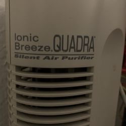 lonic Breeze. QUADRA Silent Air Purifier 