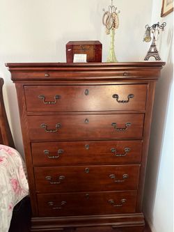 Dresser