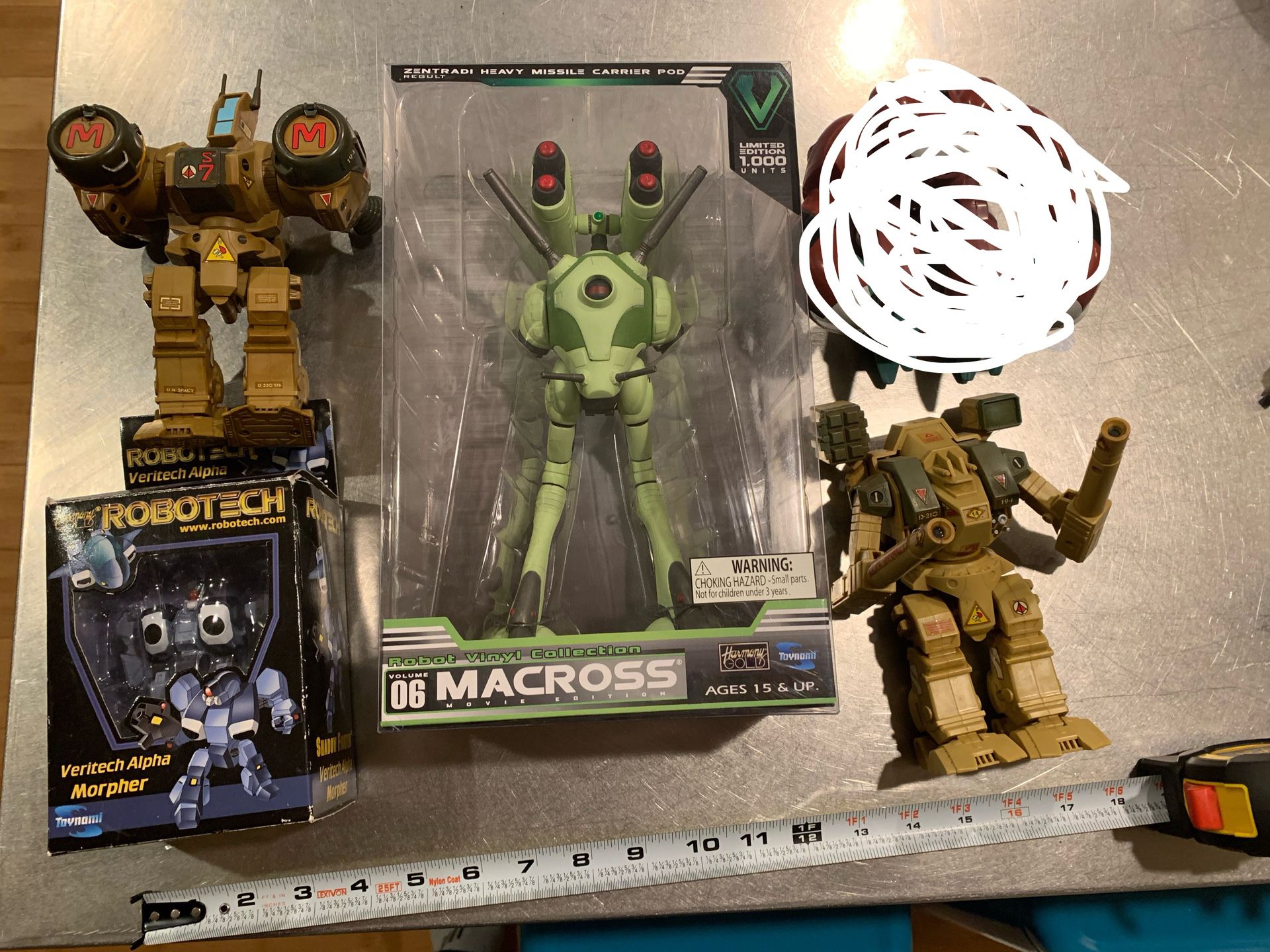 Macross and Robotech Toys